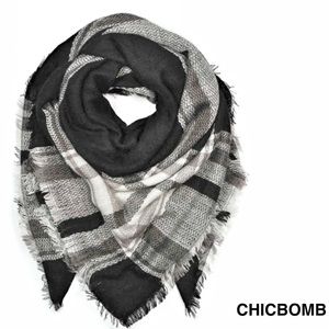 OVERSIZED TARTAN PLAID WRAP SCARF